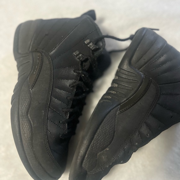 Jordan 12 - Picture 2 of 3